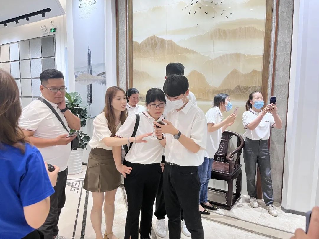乘風破浪,全力以赴|2022鷹牌墻地專家超級門店訓練營圓滿結(jié)營!(圖10) 乘風破浪,全力以赴|2022鷹牌墻地專家超級門店訓練營圓滿結(jié)營!(圖10)