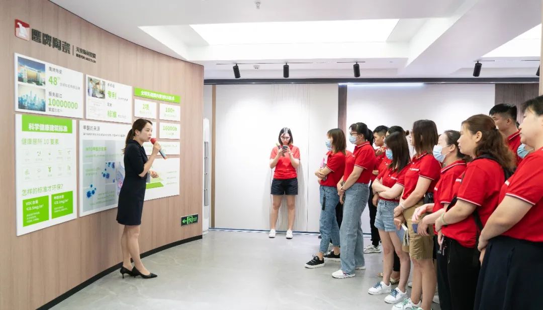 乘風破浪,全力以赴|2022鷹牌墻地專家超級門店訓練營圓滿結(jié)營!(圖12) 乘風破浪,全力以赴|2022鷹牌墻地專家超級門店訓練營圓滿結(jié)營!(圖12)