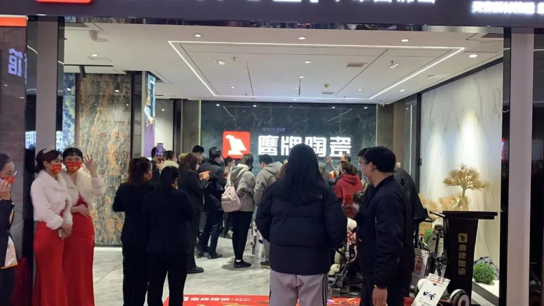 勢不可擋，鷹牌陶瓷終端布局再提速，石家莊1000㎡旗艦店盛大開業！(圖2)