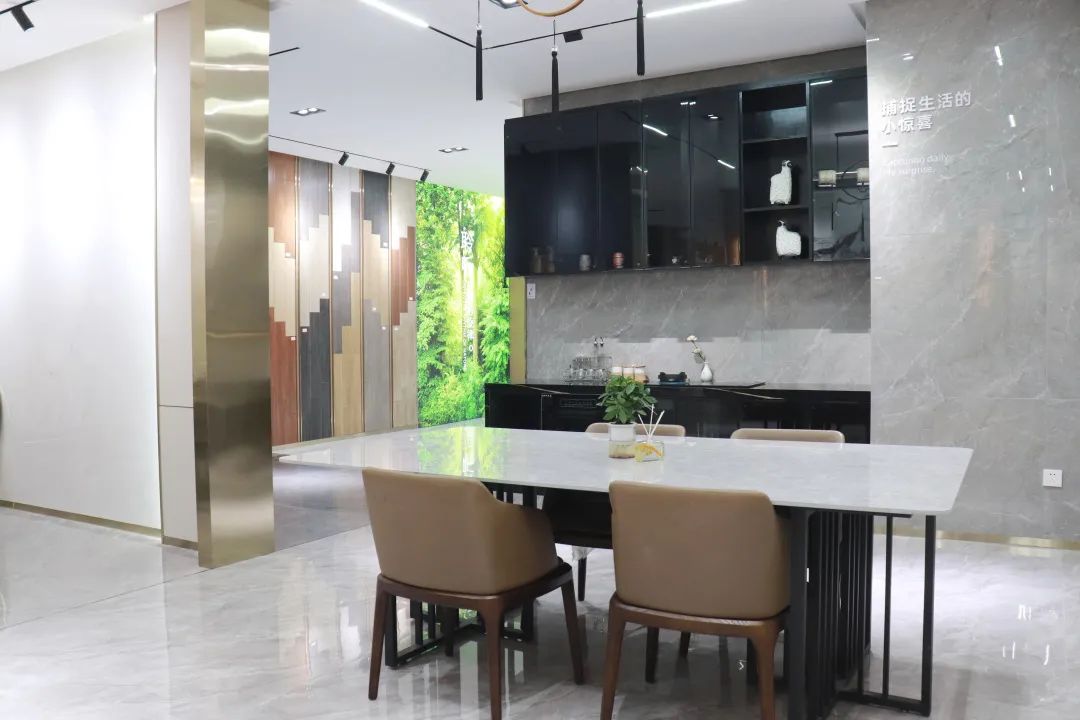 晉江鷹牌旗艦店｜緊跟時(shí)代步伐，以品牌力量制勝市場(chǎng)!(圖30)