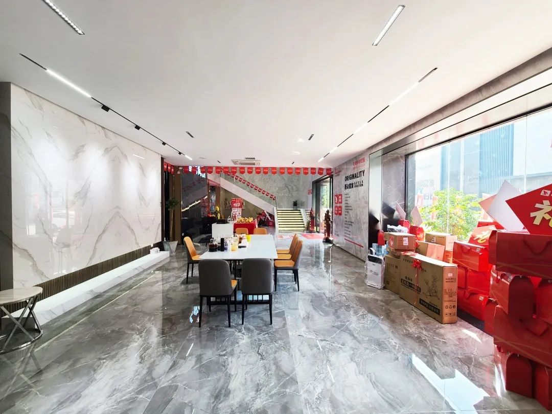 晉江鷹牌旗艦店｜緊跟時(shí)代步伐，以品牌力量制勝市場(chǎng)!(圖3)