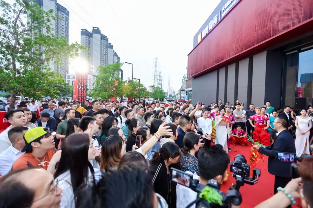 新鷹牌 創未來｜鷹牌新總部展廳盛大揭幕&中國瓷IP新品隆重上市！(圖2)