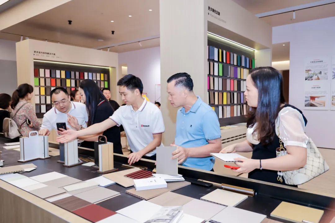 新鷹牌 創未來｜鷹牌新總部展廳盛大揭幕&中國瓷IP新品隆重上市！(圖12)