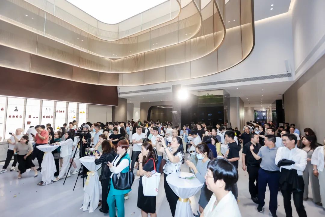 新鷹牌 創未來｜鷹牌新總部展廳盛大揭幕&中國瓷IP新品隆重上市！(圖26)