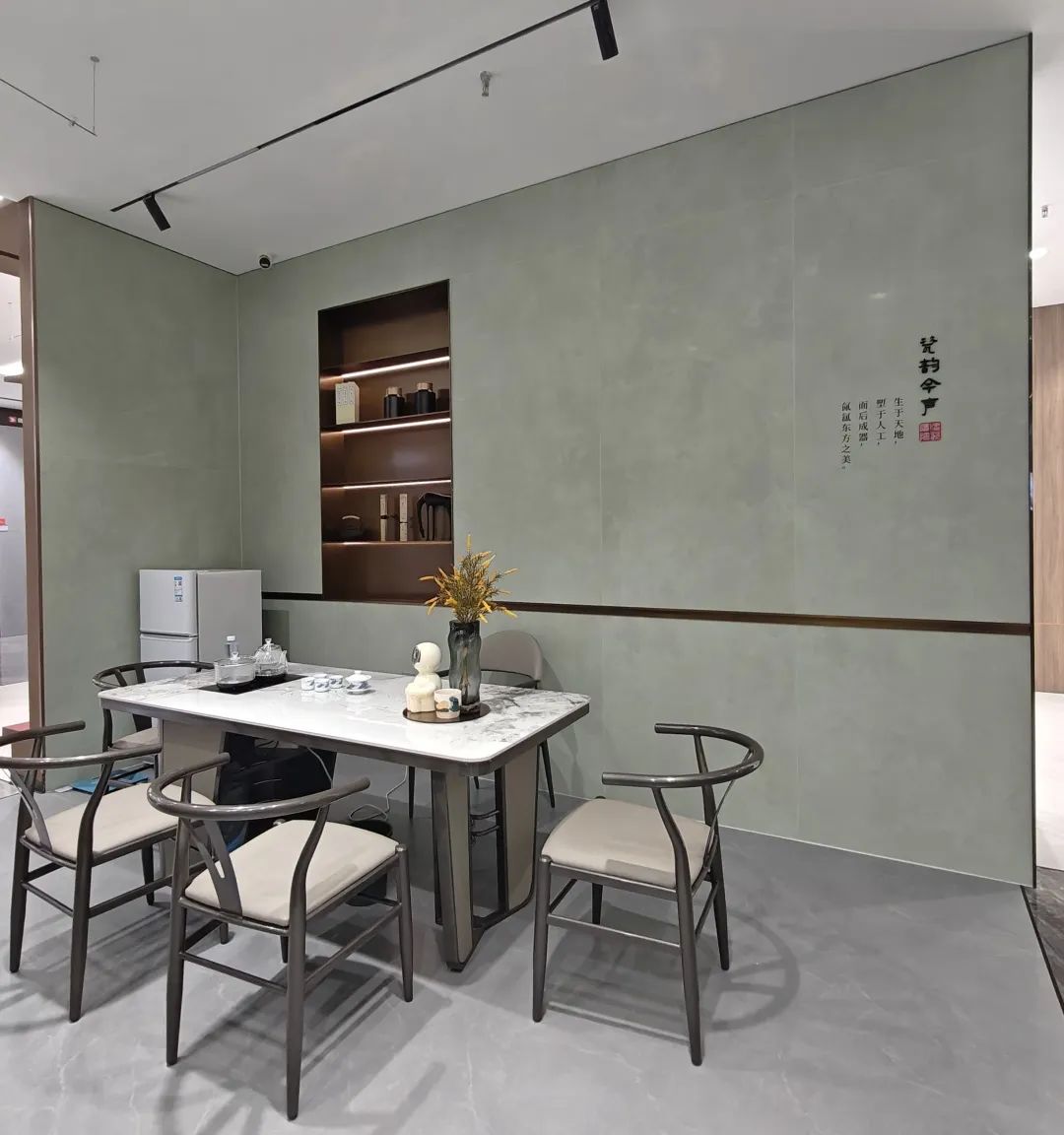 鷹牌50周年 門(mén)店風(fēng)采｜河南駐馬店鷹牌旗艦店，讓雅致成為生活的底色(圖8)